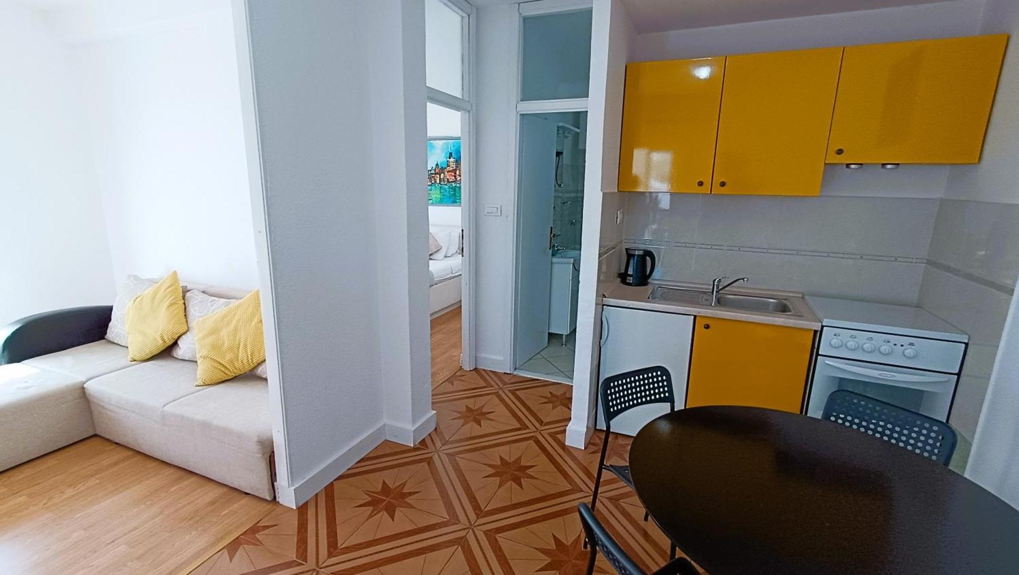 Apartments Ella Makarska Exterior photo