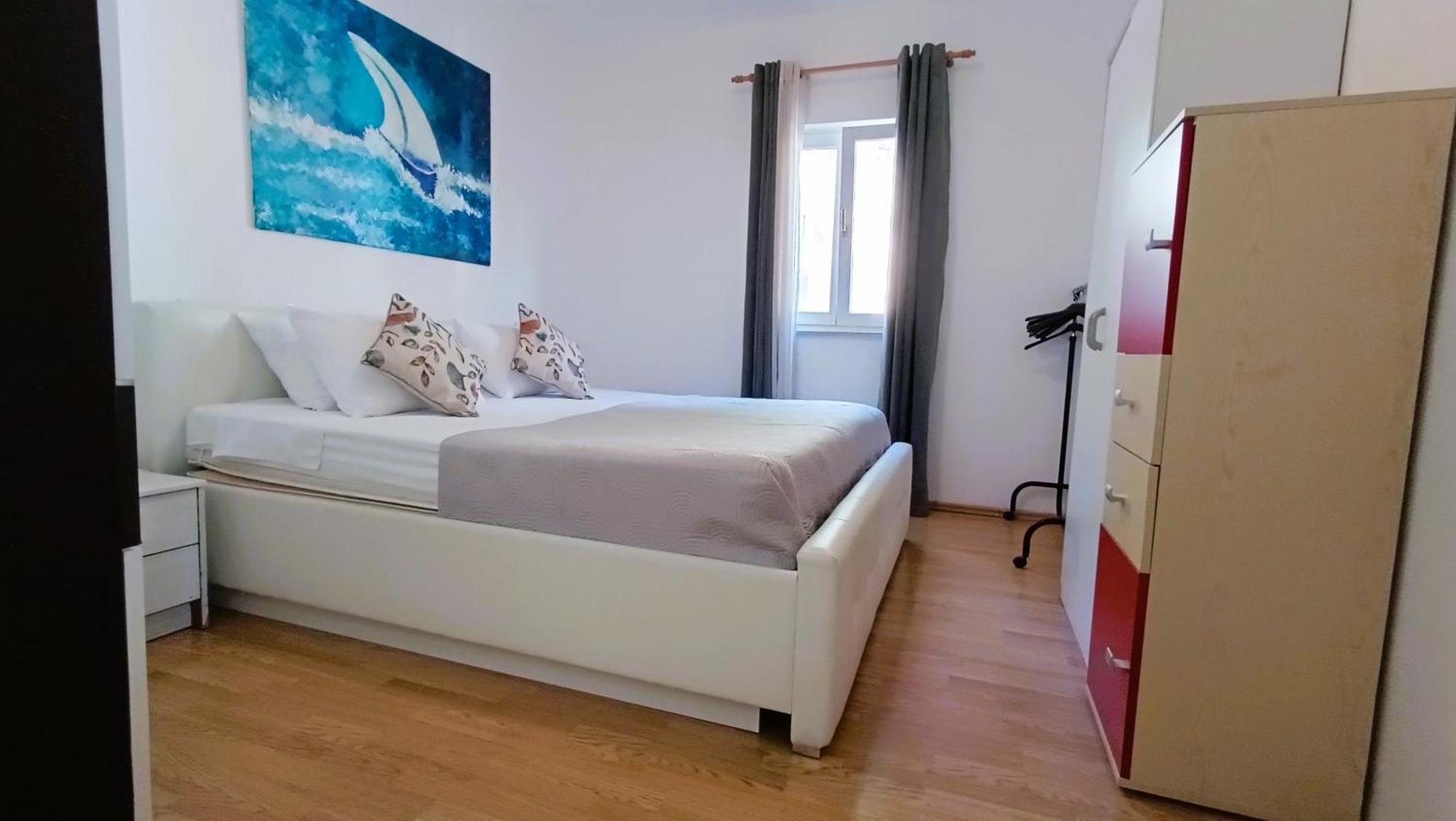 Apartments Ella Makarska Exterior photo